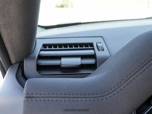 Used 2023 Land Rover Defender 90 X-Dynamic SE image 38