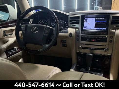 Used 2013 Lexus LX 570 4WD w/ Luxury Pkg image 26