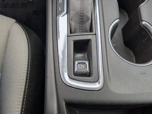 Used 2018 Chevrolet Equinox LS image 22