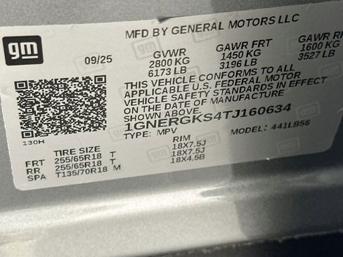 Used 2026 Chevrolet Traverse LT FWD image 12
