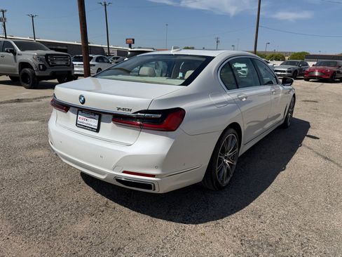 Used 2021 BMW 740i RWD image 6