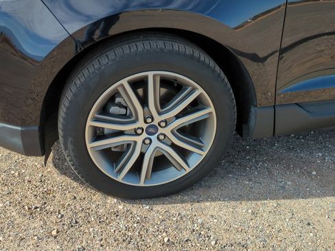 Used 2022 Ford Edge Titanium w/ Equipment Group 301A image 11