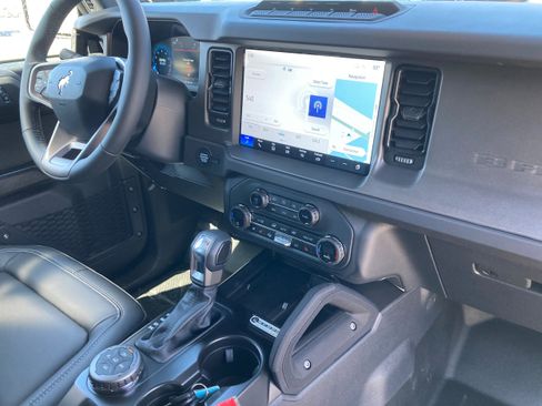 New 2025 Ford Bronco Badlands image 16