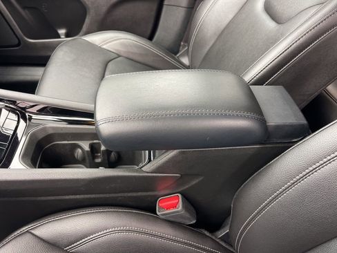 Certified 2025 Jeep Compass Limited AWD/4WD image 13