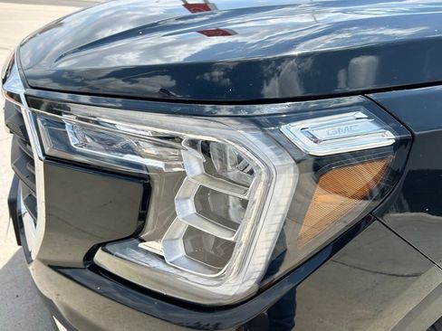 Used 2022 GMC Terrain SLE w/ Driver Convenience Package image 8