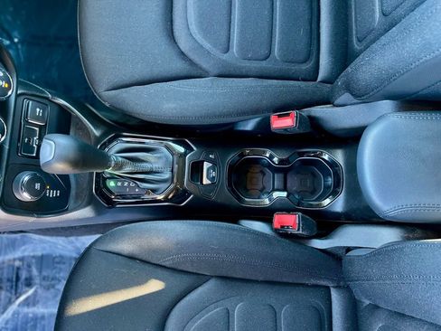 Used 2017 Jeep Renegade Altitude image 12