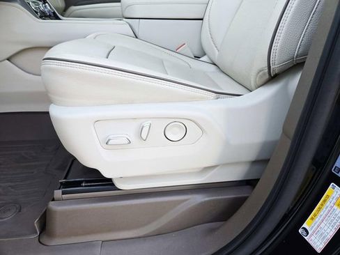 Used 2022 GMC Yukon XL Denali image 37