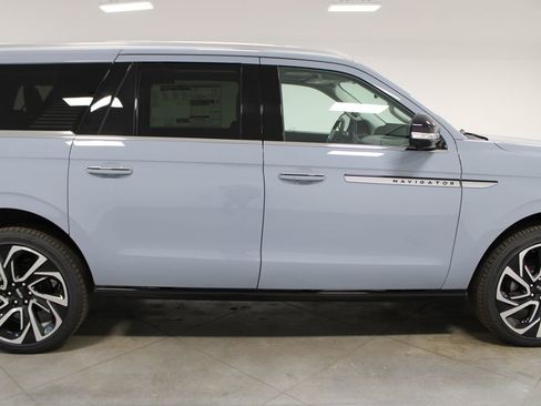 New 2026 Lincoln Navigator L Reserve image 10