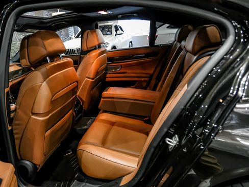 Used 2014 BMW 750i RWD image 42