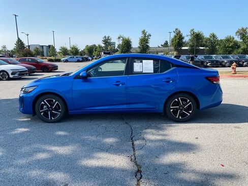 Used 2025 Nissan Sentra SV FWD image 4