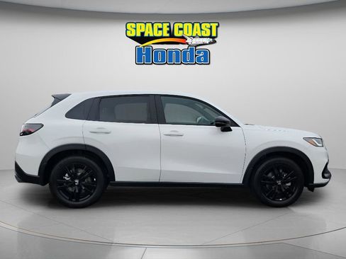 New 2026 Honda HR-V Sport image 5