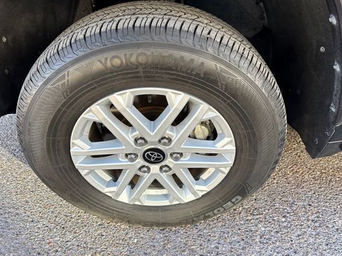 Used 2024 Toyota Tundra SR5 w/ SR5 Convenience Package image 18