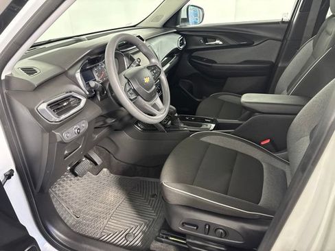 Used 2023 Chevrolet TrailBlazer LT FWD image 14