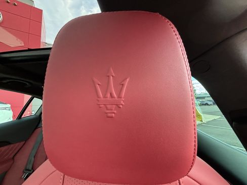 Used 2025 Maserati Grecale Folgore AWD/4WD image 27