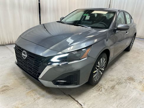 New 2025 Nissan Altima 2.5 SV image 10