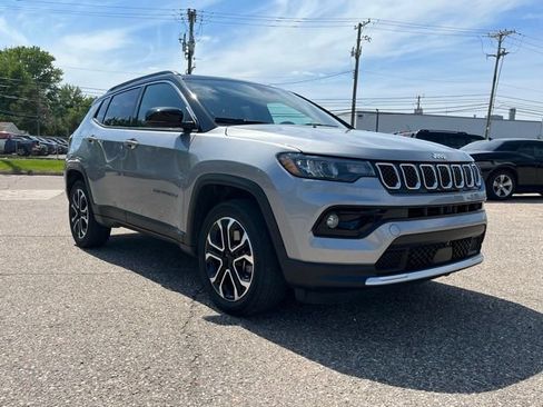 Used 2023 Jeep Compass Limited AWD/4WD image 7
