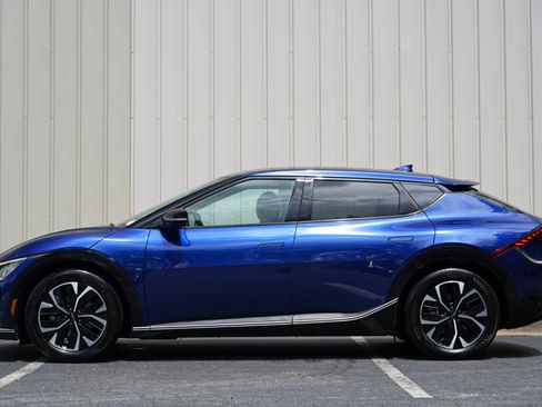 Used 2022 Kia EV6 Wind RWD image 8