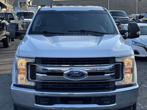 Used 2019 Ford F250 XLT w/ Snow Plow Prep Package image 3