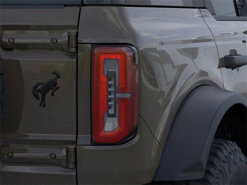 New 2025 Ford Bronco Outer Banks w/ Sasquatch Package image 23