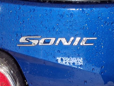 Used 2018 Chevrolet Sonic LT w/ Convenience Package image 31