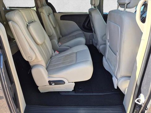 Used 2012 Chrysler Town & Country Touring-L w/ Entertainment Group #2 FWD image 21