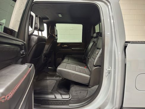 Used 2024 GMC Sierra 2500 AT4X image 16