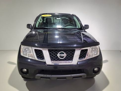 Used 2019 Nissan Frontier SV image 12