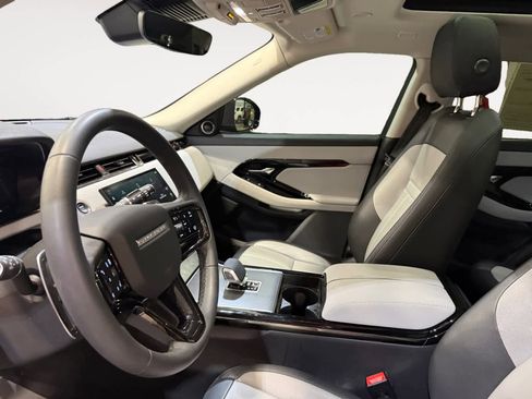 Used 2024 Land Rover Range Rover Evoque Dynamic SE image 9