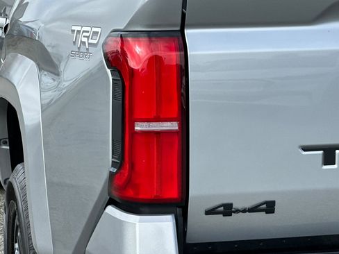 Used 2025 Toyota Tacoma TRD Sport AWD/4WD image 24