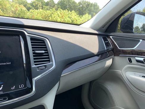 Used 2019 Volvo XC90 T5 Momentum w/ Protection Package Premier AWD/4WD image 18
