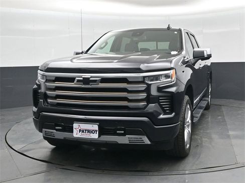 Used 2022 Chevrolet Silverado 1500 High Country w/ High Country Premium Package image 8