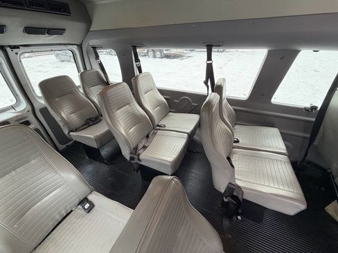 Used 2004 Ford E-350 and Econoline 350 Extended Super Duty image 18