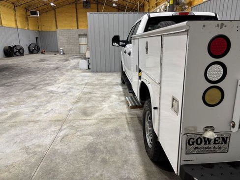 Used 2019 Ford F350 XL w/ Power Equipment Group image 9