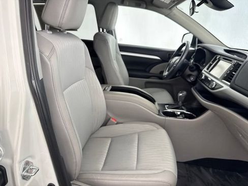 Used 2019 Toyota Highlander Plus w/ Protection Package #3 AWD/4WD image 20