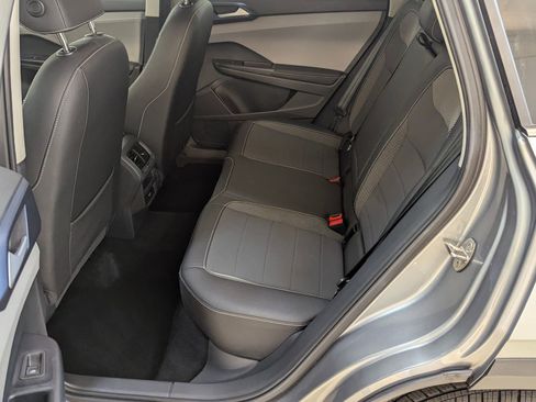 Used 2024 Volkswagen Taos SE image 14