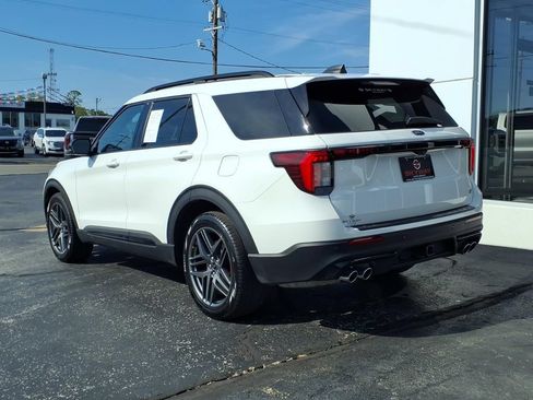 Used 2025 Ford Explorer ST w/ Sun And Sound Package AWD/4WD image 6