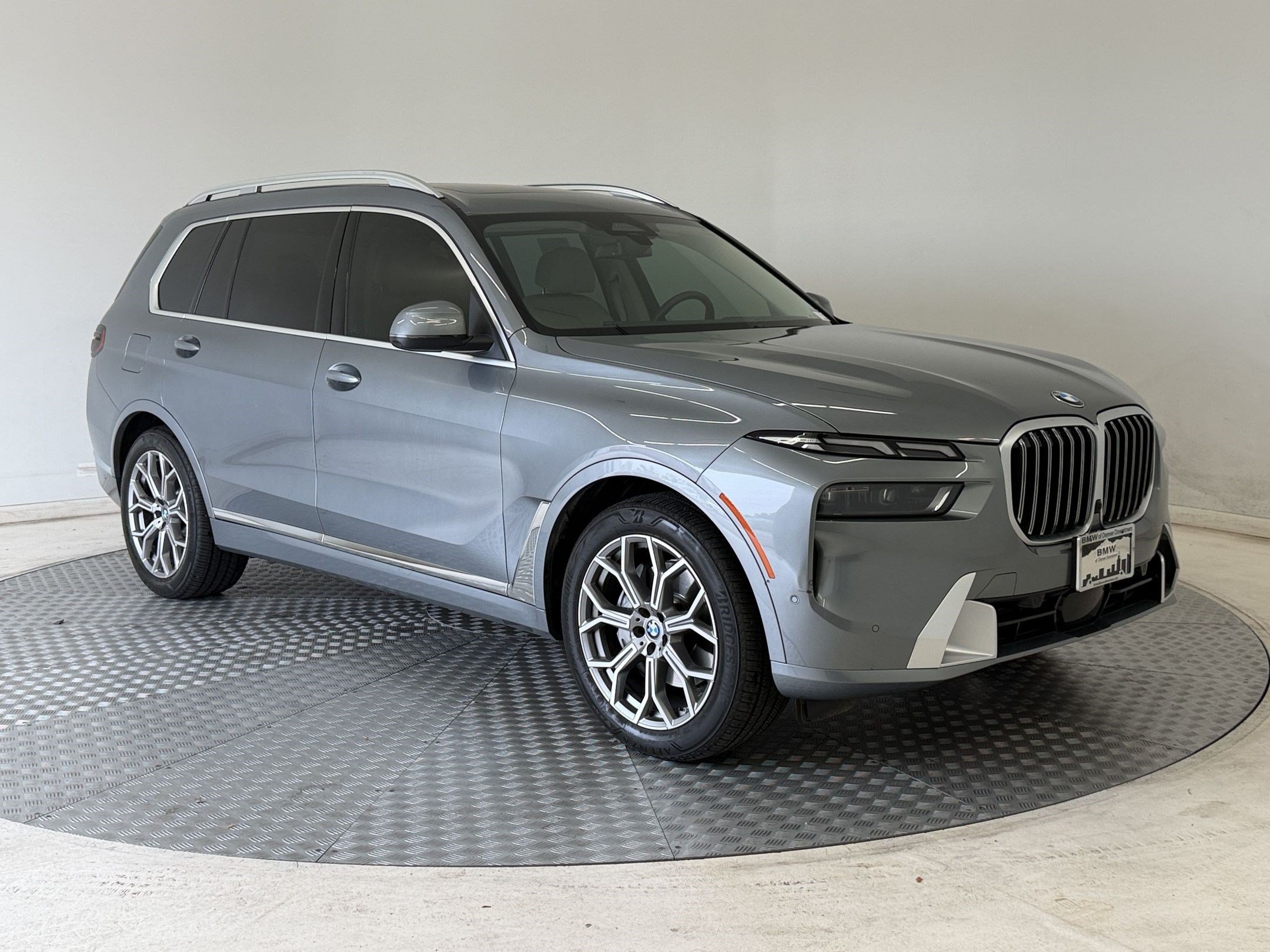 Used 2024 BMW X7 xDrive40i w/ Premium Package AWD/4WD image 7