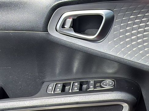 Used 2024 Kia Soul LX w/ Option Group 015 FWD image 22
