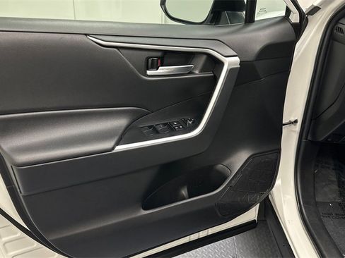 Certified 2021 Toyota RAV4 XLE image 18