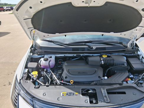 New 2027 Chrysler Pacifica Select FWD image 10