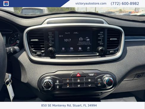 Used 2019 Kia Sorento FWD image 29