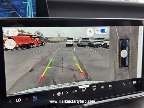 New 2026 Ford Expedition Platinum image 17