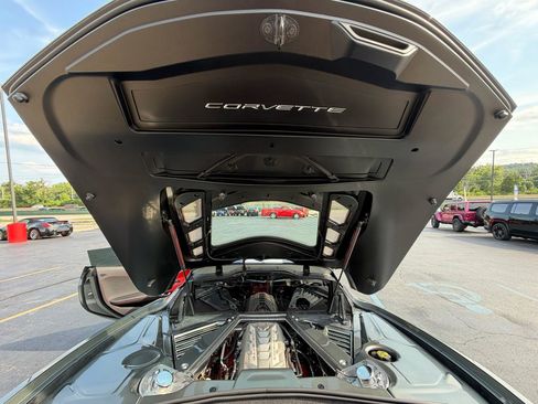 Used 2022 Chevrolet Corvette Stingray Preferred Cpe w/ Z51 Performance Package RWD image 41