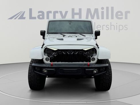 Used 2016 Jeep Wrangler Unlimited Rubicon AWD/4WD image 8