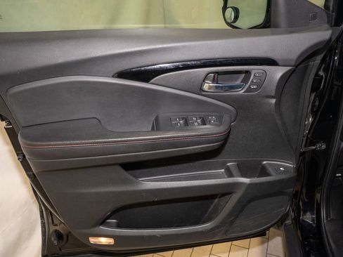 Used 2021 Honda Ridgeline Black Edition image 11