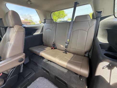 Used 2016 GMC Acadia SLT w/ Open Road Package image 12