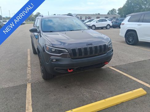 Used 2023 Jeep Cherokee Trailhawk w/ Trailer Tow Group AWD/4WD image 3