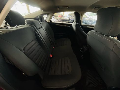 Used 2018 Ford Fusion SE w/ Fusion SE Technology Package FWD image 32