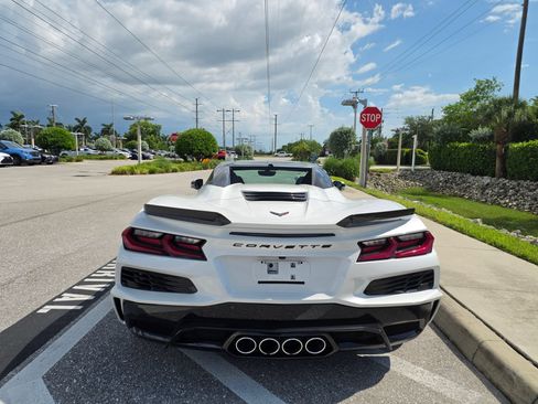 Used 2023 Chevrolet Corvette Z06 RWD image 6