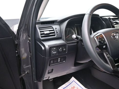 Used 2020 Toyota 4Runner TRD Off-Road Premium image 17